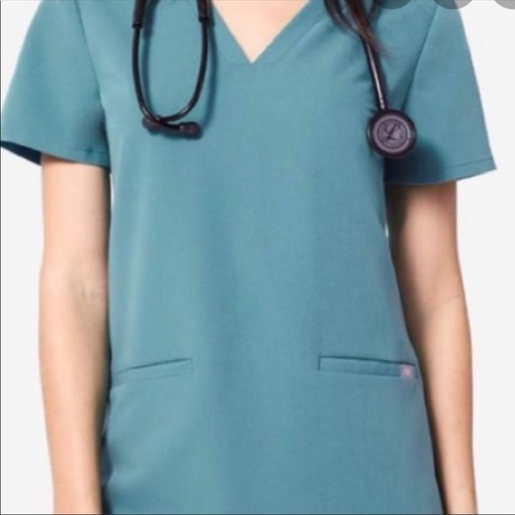 ❌❌SOLD ❌❌ Figs Hydrogreen Scrub Set - Picture 2 of 7